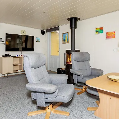 4 Star In Hals-by Traum *