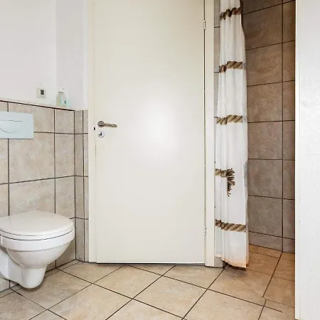 4 Star In Hals-by Traum Hals